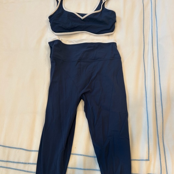 Abercrombie & Fitch Blue Leggings - Picture 2 of 3